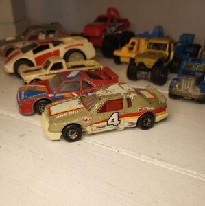 VTG Diecast Car Truck Lot Matchbox Lesney Tootsietoy Shockwave Maisto Peterbilt